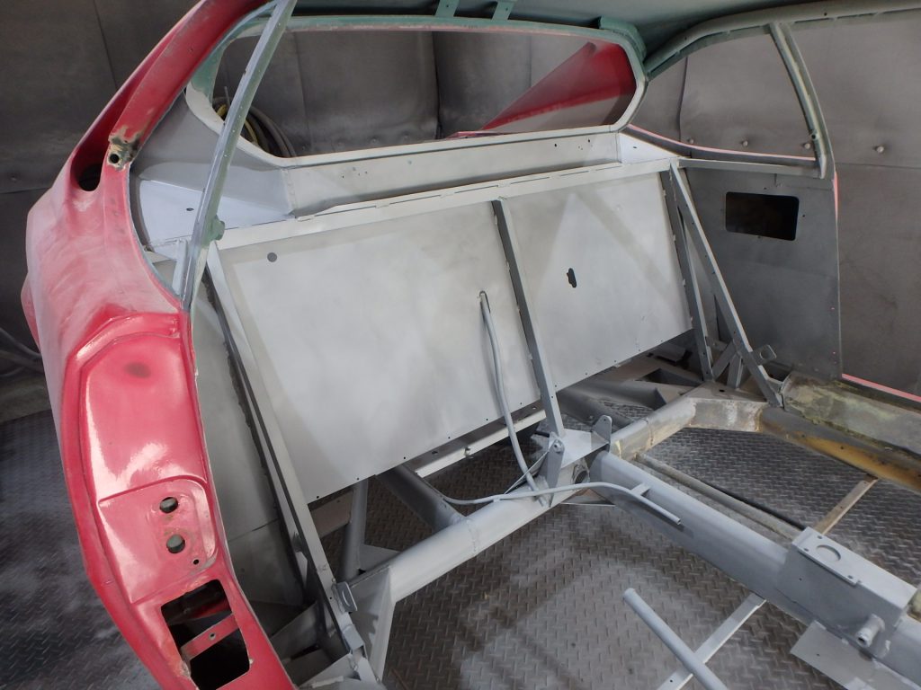 Ferrari 308 GT4 restoraton レストア　総剥離　ブラスト