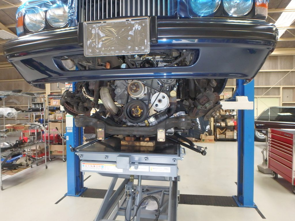 Bentley Brooklands SZ Bentley ベントレー　エンジン脱着　ブルックランズ　修理　レストア